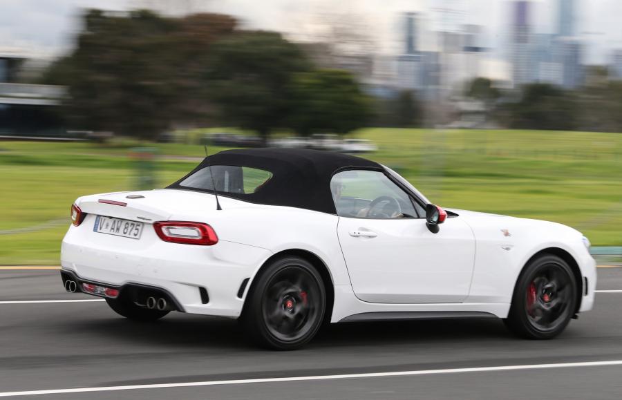  Abarth 124 Spider Monza Edition (348) 2018 года  (AU) (фото 2 из 23)